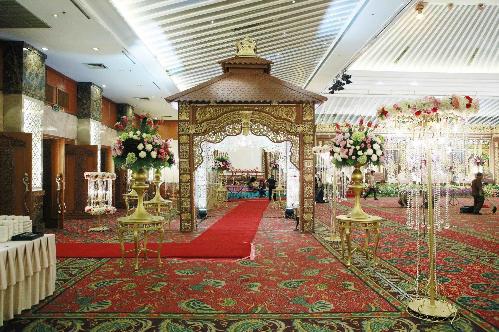 Grand Sahid Jaya Hotel Jakarta Exterior photo